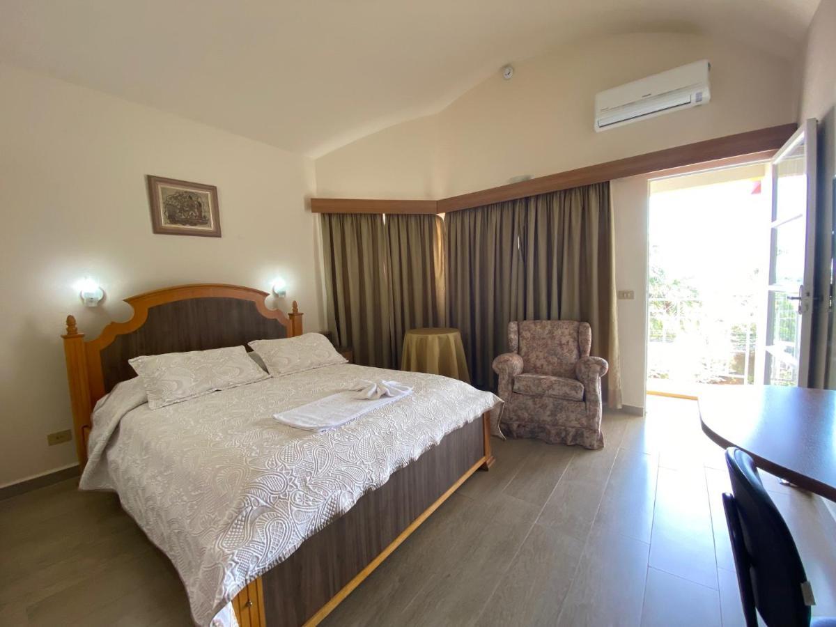 Kanoa Hotel Santo Antônio da Platina 外观 照片